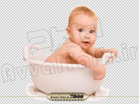 عکس دوربری شده نوزاد داخل تشت حمام